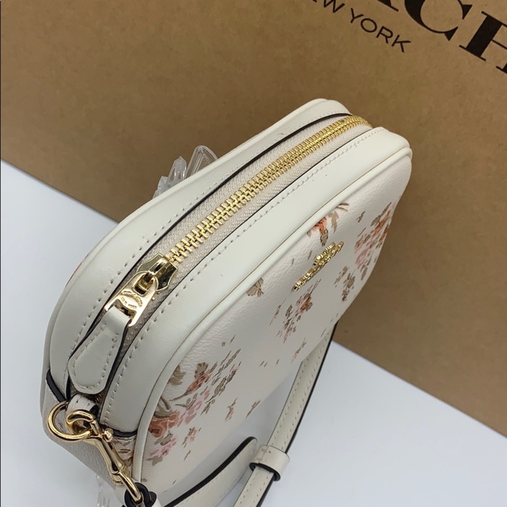 Convertible Belt Bag With Rose Bouquet Print - Picture 6 of 16